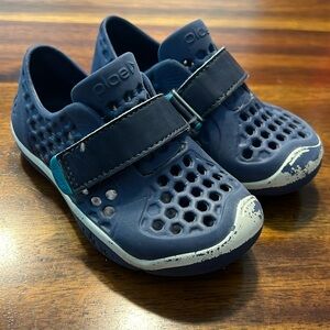 Plae navy blue water shoes toddler kid size 8